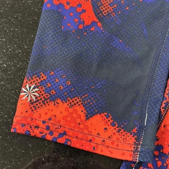 ATHLETA 3/4 Leggings in Red/Purple Pattern with Back zipper pouch Size Small - Picture 3 of 7